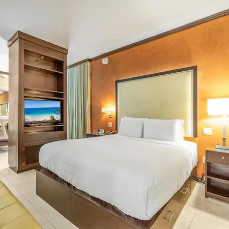 Large Suites On Ocean Drive With Direct Access To The Beach